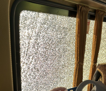 החלון שנופץ