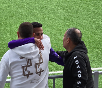 שער חשוב. אסור מחבק את היו