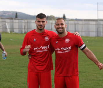 ניצחון חשוב. שחקני רעננה חוגגים (דאפר מחאמיד)