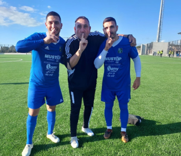 שמחים בסיום. שחקני צופי חיפה