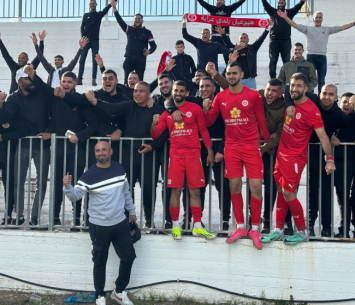 שחקני עראבה חוגגים (דוניא גנטוס)