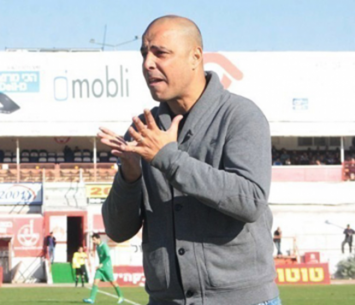 משמיע את תגובת נורדיה. כחילה