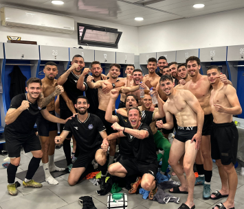 חגיגות בחדר ההלבשה. שחקני מודיעין