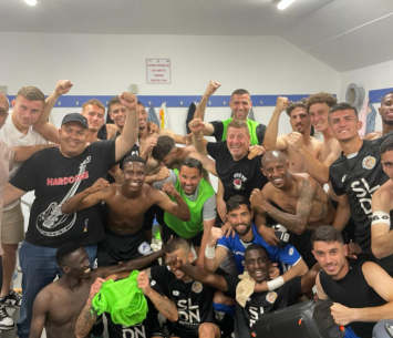 שמחה גדולה. שחקני כפר שלם