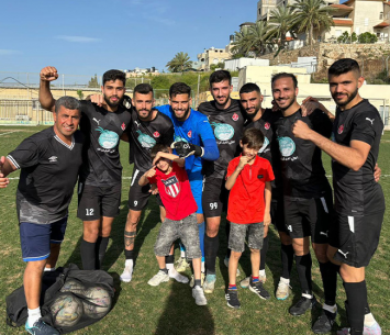 שחקני בועיינה עם ניצחון יקר (דוניא גנטוס)