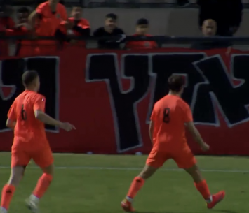 שחקני כפר שלם לאחר שער