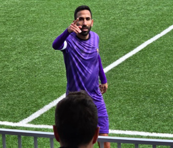 שער ענק. אסור