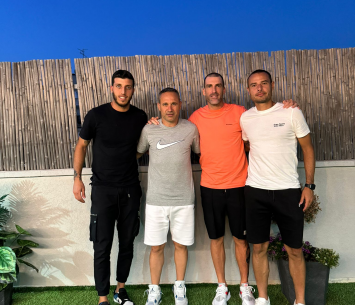 נחום במעמד החתימה