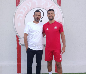 גד במעמד החתימה