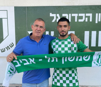 סולימני במעמד החתימה