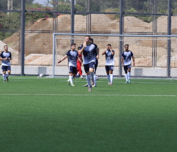 שחקני קרית ים חוגגים (דאפר מחאמיד)