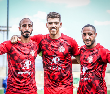 שחקני באקה חוגגים (וואסים מוואסי)