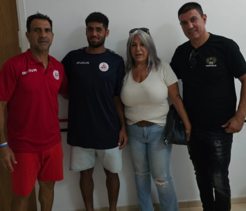 חנאניה במעמד החתימה