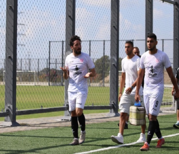 כועסים. שחקני זלפה