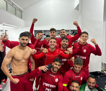 מאושרים. שחקני הרצליה