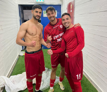 שני הכובשים עם המבשל. סוויסה, קוזנצוב ובן חמו