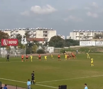 משחק מותח (בן אקג'ני)