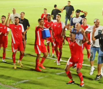 יגיעו למגרש בוצי. שחקני אזור (אלון יהודיוף)