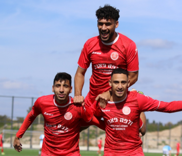 שחקני זלפה חוגגים (דאפר מחאמיד)