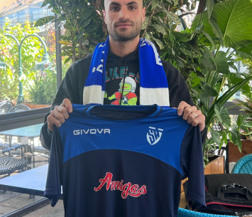 מסארווה במעמד החתימה