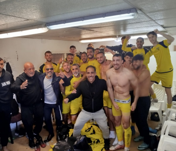 חוגגים בסיום. בית