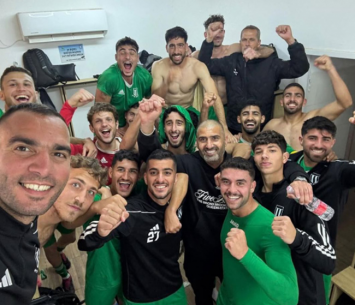 חוגגים ניצחון. שחקני שמשון