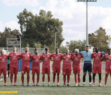 שחקני הפועל לוד (ארכיון, איציק שטינוורצל)