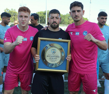 צוות המשולש . שוערי מודיעין עם מאמן השוערים (דדי ברק)