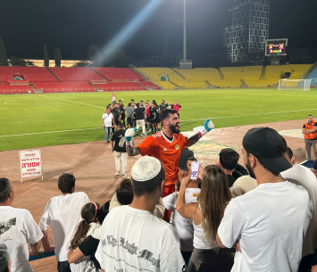 חגיגות גדולות. שחקני יבנה (אלירן כהן)