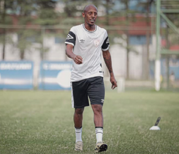 קרוב למשפחה. איילה (נזיה סולטאן)