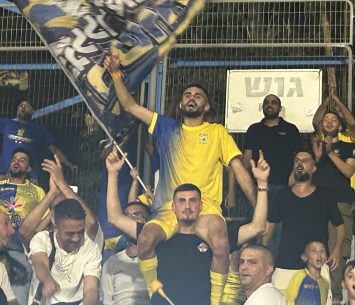 בוזגלו חוגג את הניצחון של עירוני אשדוד (אביחי דלאל)