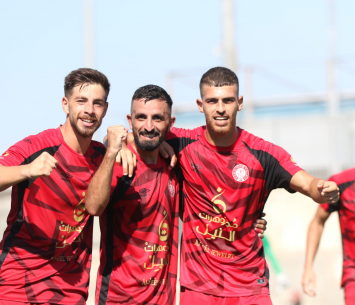 שחקני באקה חוגגים בסיום