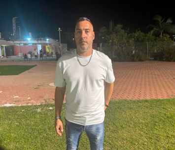 מודע לחשיבות המשחק. לוי