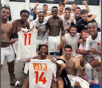 חוגגים. שחקני מלאכי