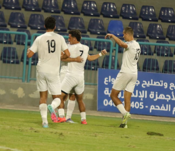 שחקני אתא/ביאליק חוגגים (דאפר מחאמיד)