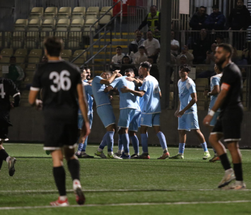 שחקני נווה שאנן חוגגים (דאפר מחאמיד)