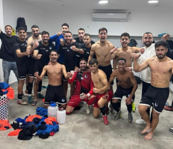 שחקני נשר בסיום המשחק (אינסטגרם)