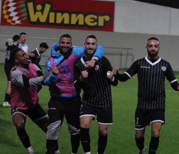 שחקני בית שאן חוגגים בנשר (דאפר מחאמיד)