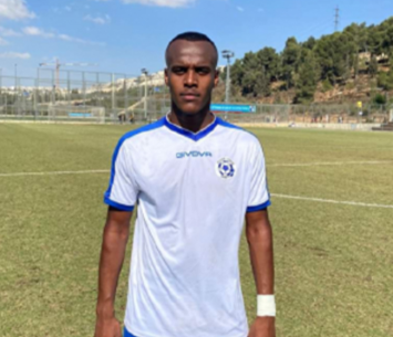 שחקנה החדש של אזור. בירו