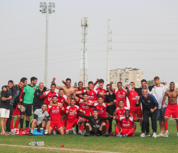 חגיגות גדולות באדום. שחקני מרמורק (סהר בראל)