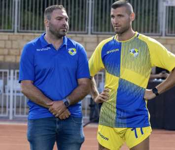 לא מוכן לוותר. אוחנה לצד אקסברד בעבר (באדיבות המצולם)