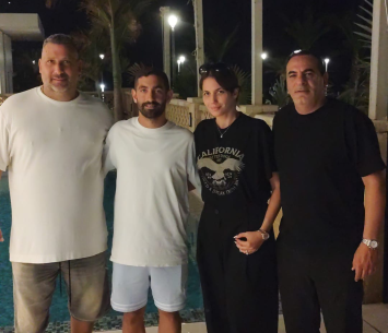 השחקן במעמד החתימה