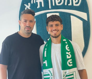 נידם במעמד החתימה
