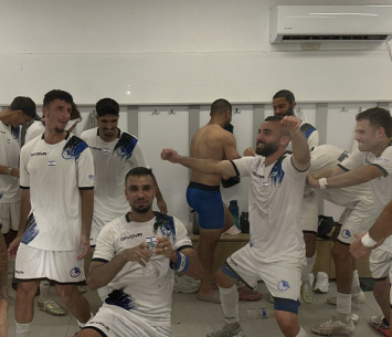 שחקני נשר בסיום המשחק