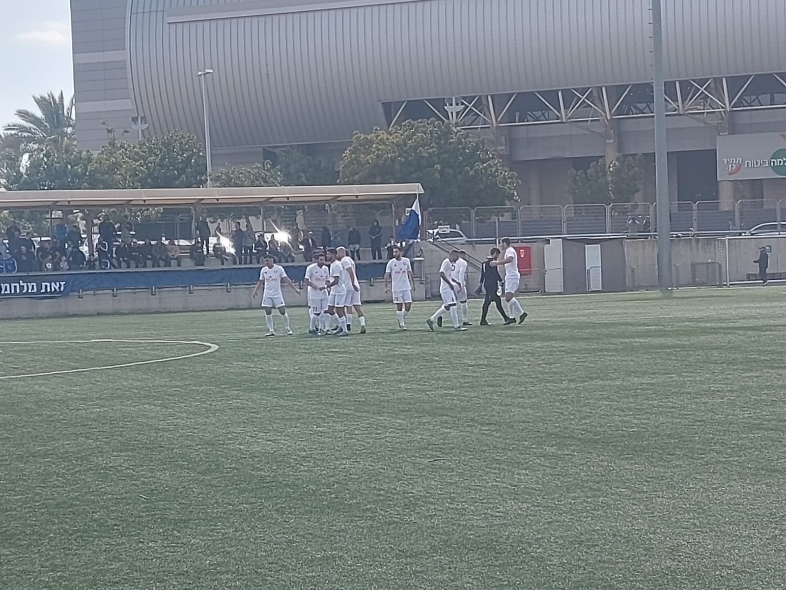 נותרו בפסגה. המכתש גבעתיים (אלי שמואלי)