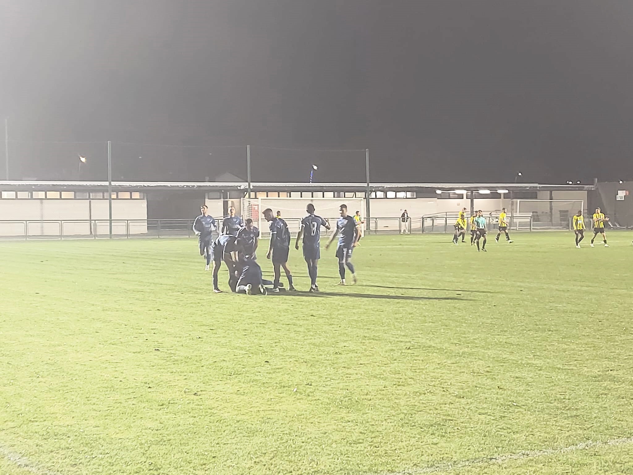 שחקני ירושלים חוגגים את השער (אלי שמואלי)