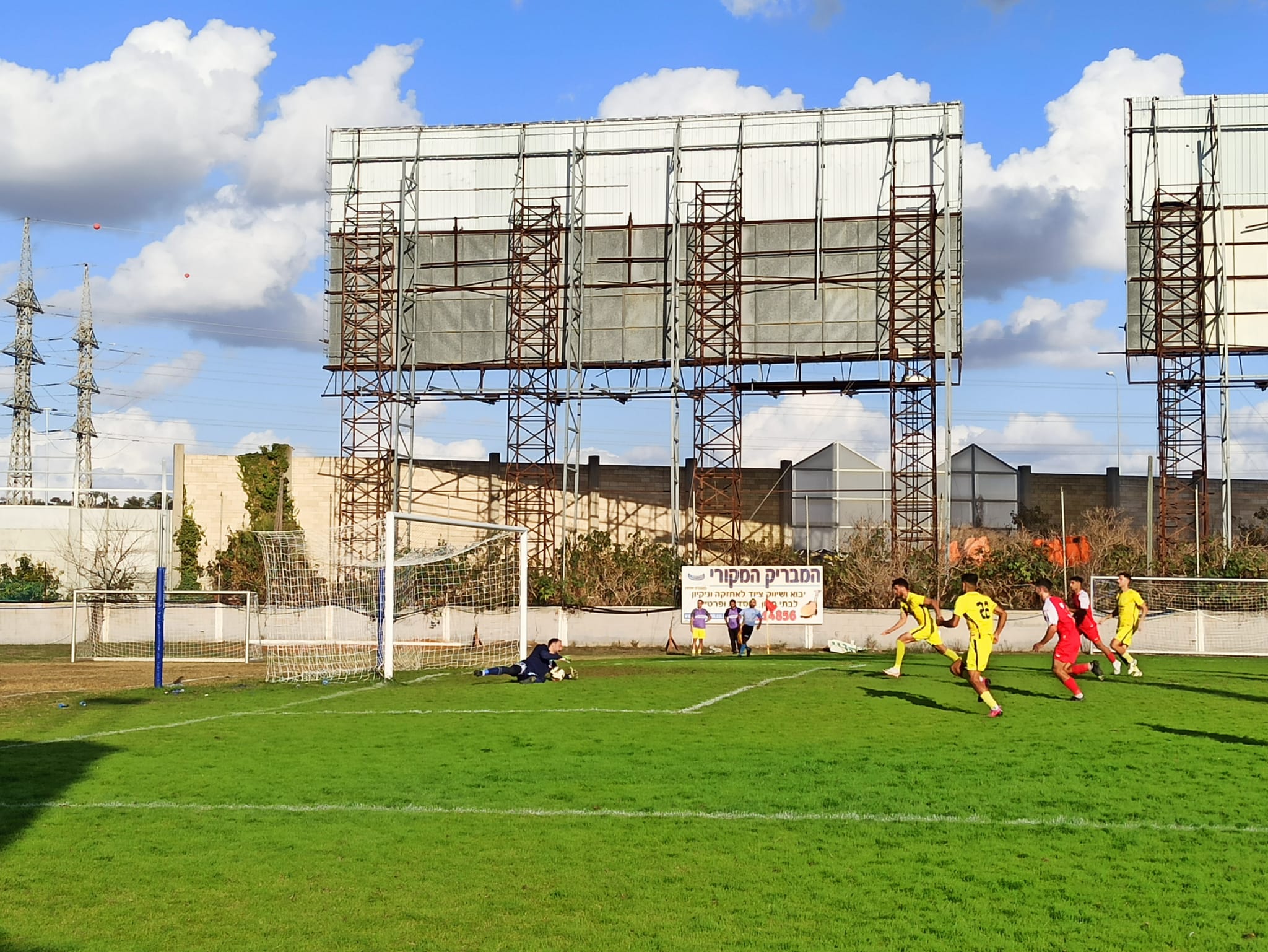 אך מחמיץ (אלון יהודיוף)