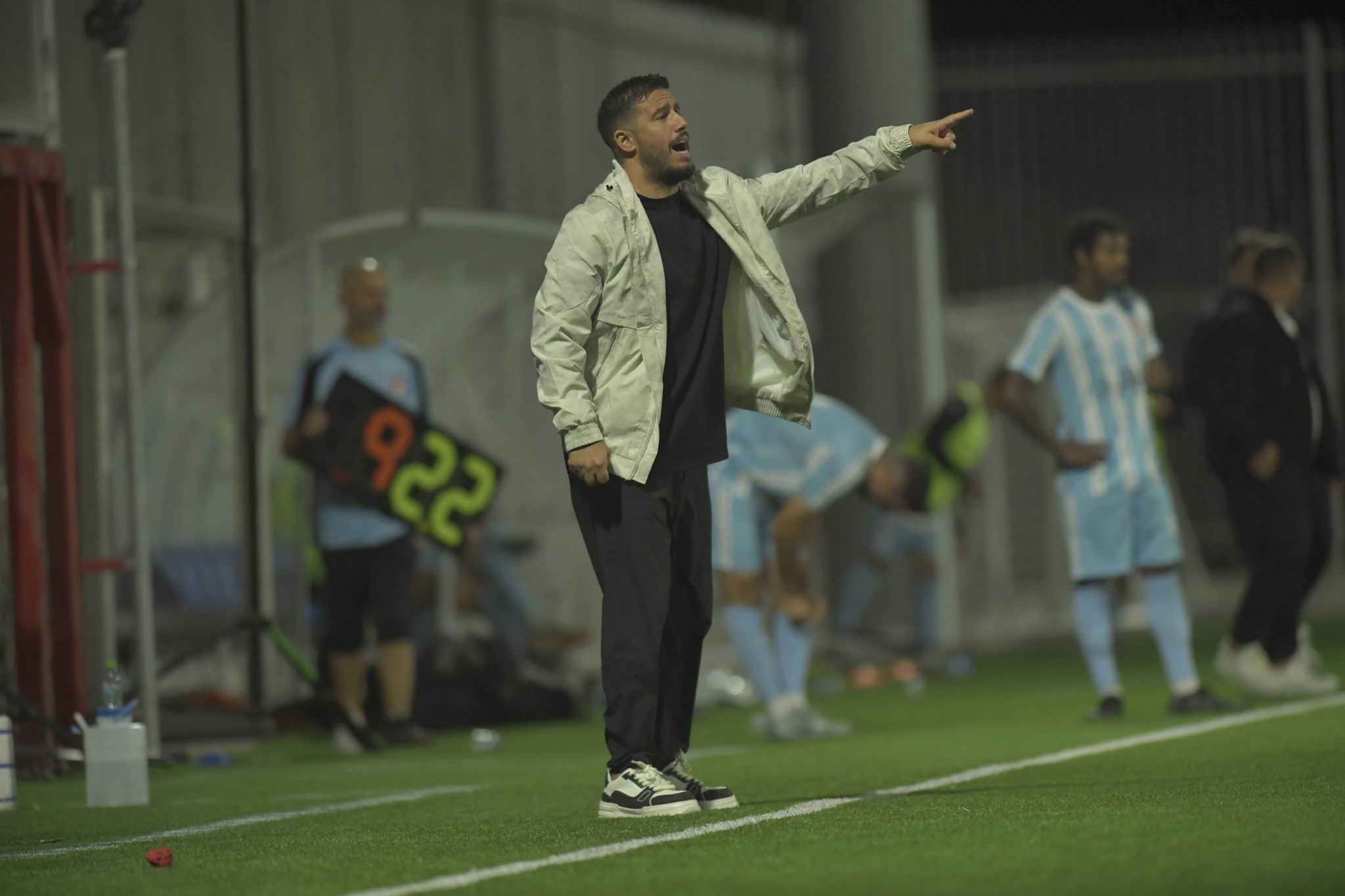 מאמן בית שאן גיא דיין (אבי רביבו)