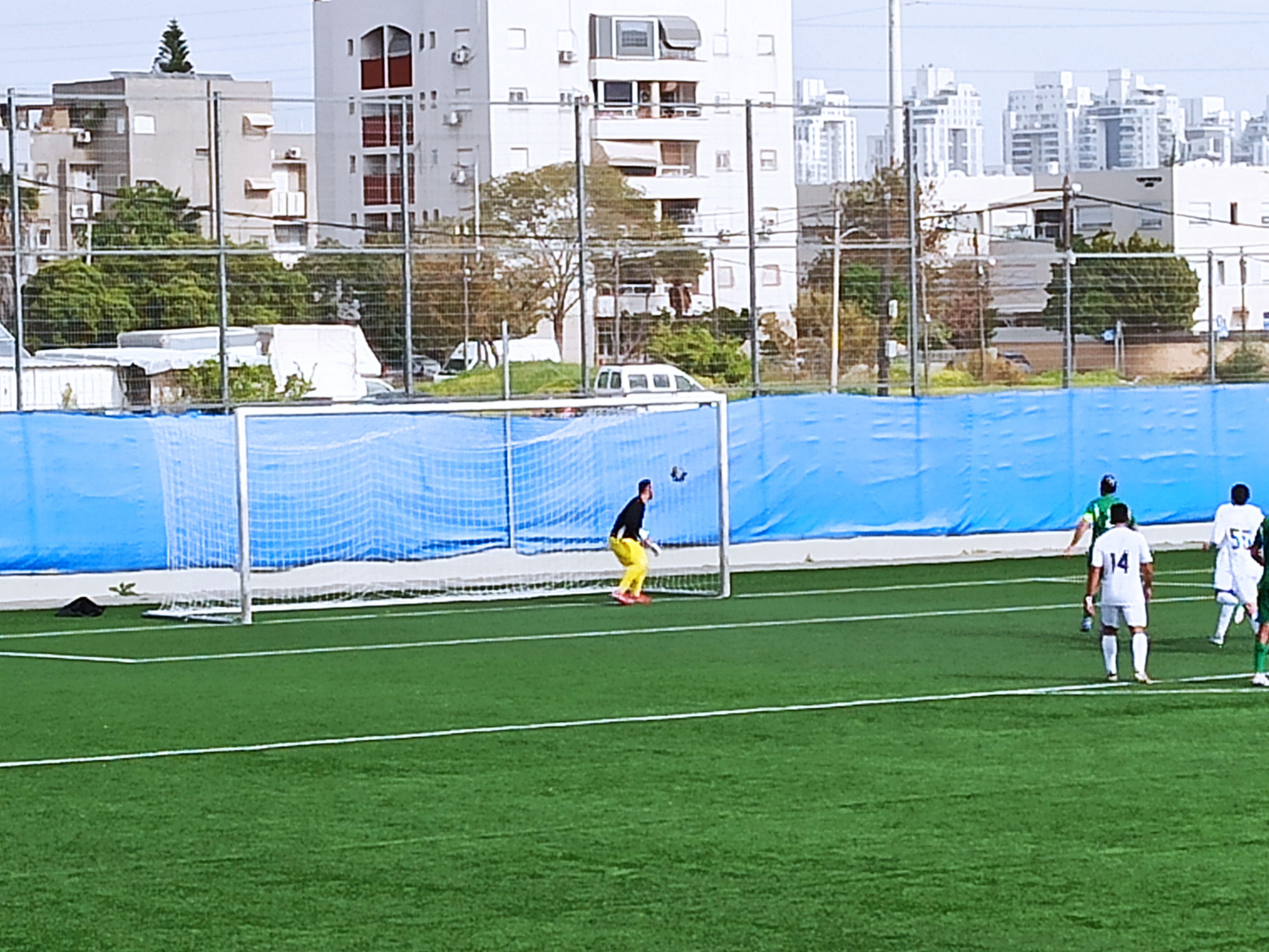 היה קרוב. הכדור של יעקבי חומק ליד השער (אלון יהודיוף)