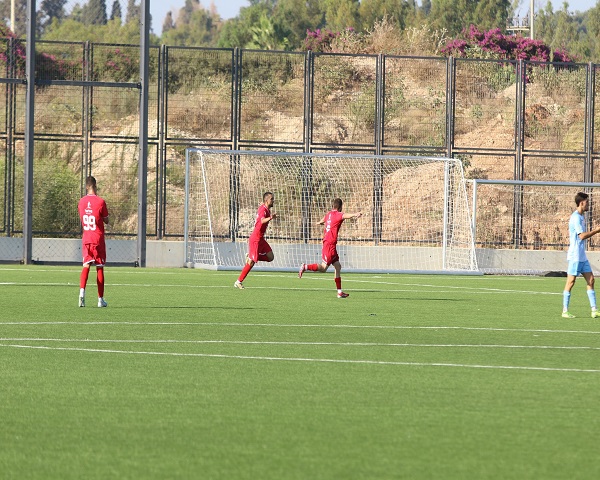 שחקני מוסמוס חוגגים את השוויון